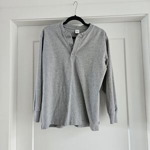 TNA Gray Long Sleeve Henley Top Size Small